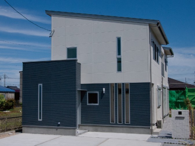 凛とした佇まいのモダン・ミニマリズムの家